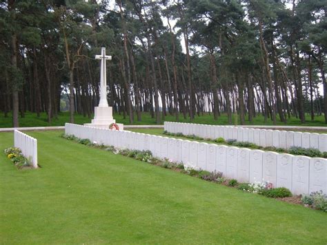 givenchy road canadian cemetery|Givenchy Road Canadian Cemetery, Neuville.